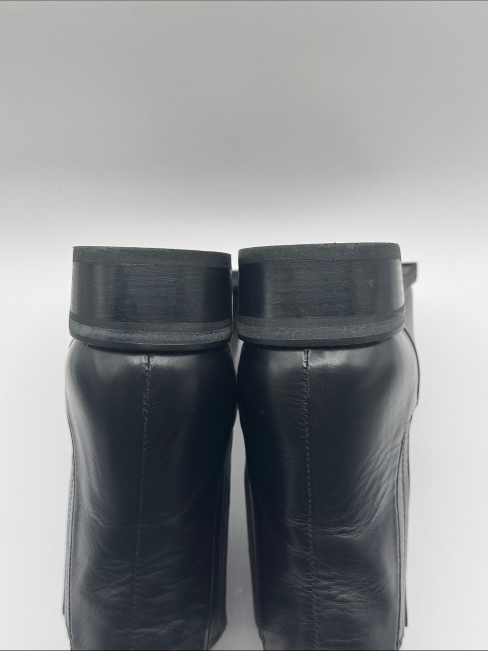 Stuart Weitzman Black Leather Chelsea Chukka Boot Elastic Sides Pull-On Size 7.5 - Picture 3 of 6